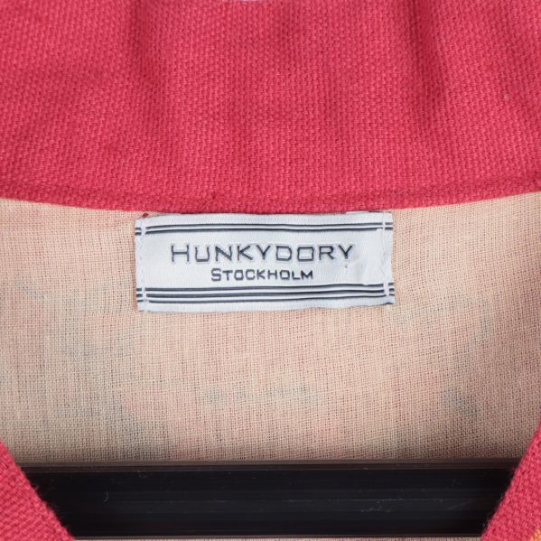 Närbild på Hunky Dory Stockholm märket