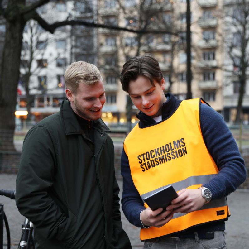 Stockholms Stadsmissions värvare på stan.